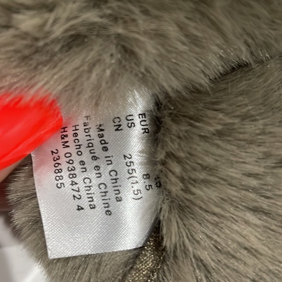 Fussy slippers - Picture 4 of 5